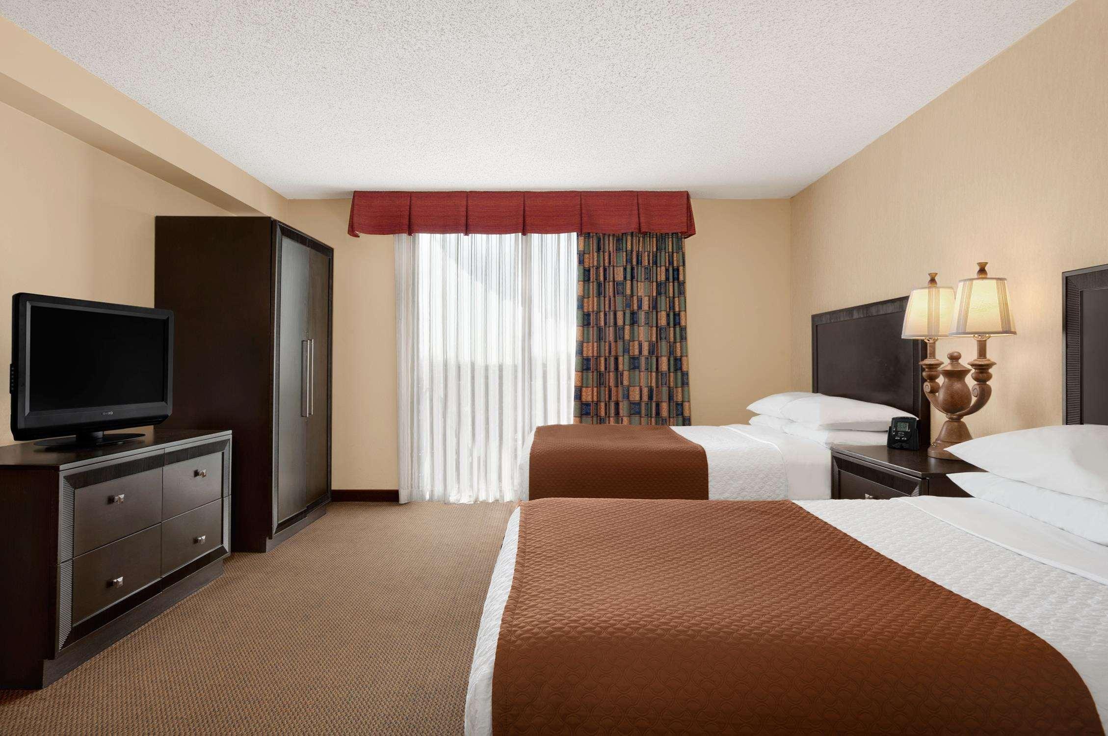 Embassy Suites By Hilton Kansas City Plaza Buitenkant foto