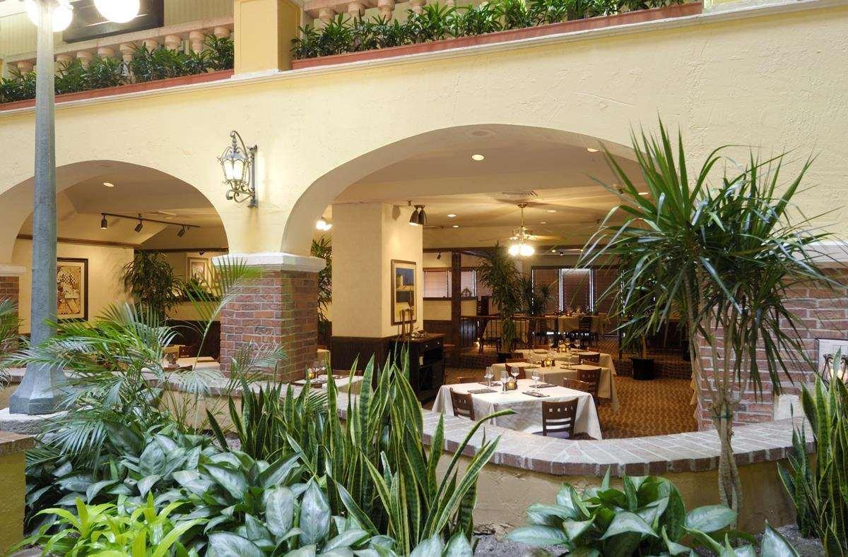 Embassy Suites By Hilton Kansas City Plaza Buitenkant foto