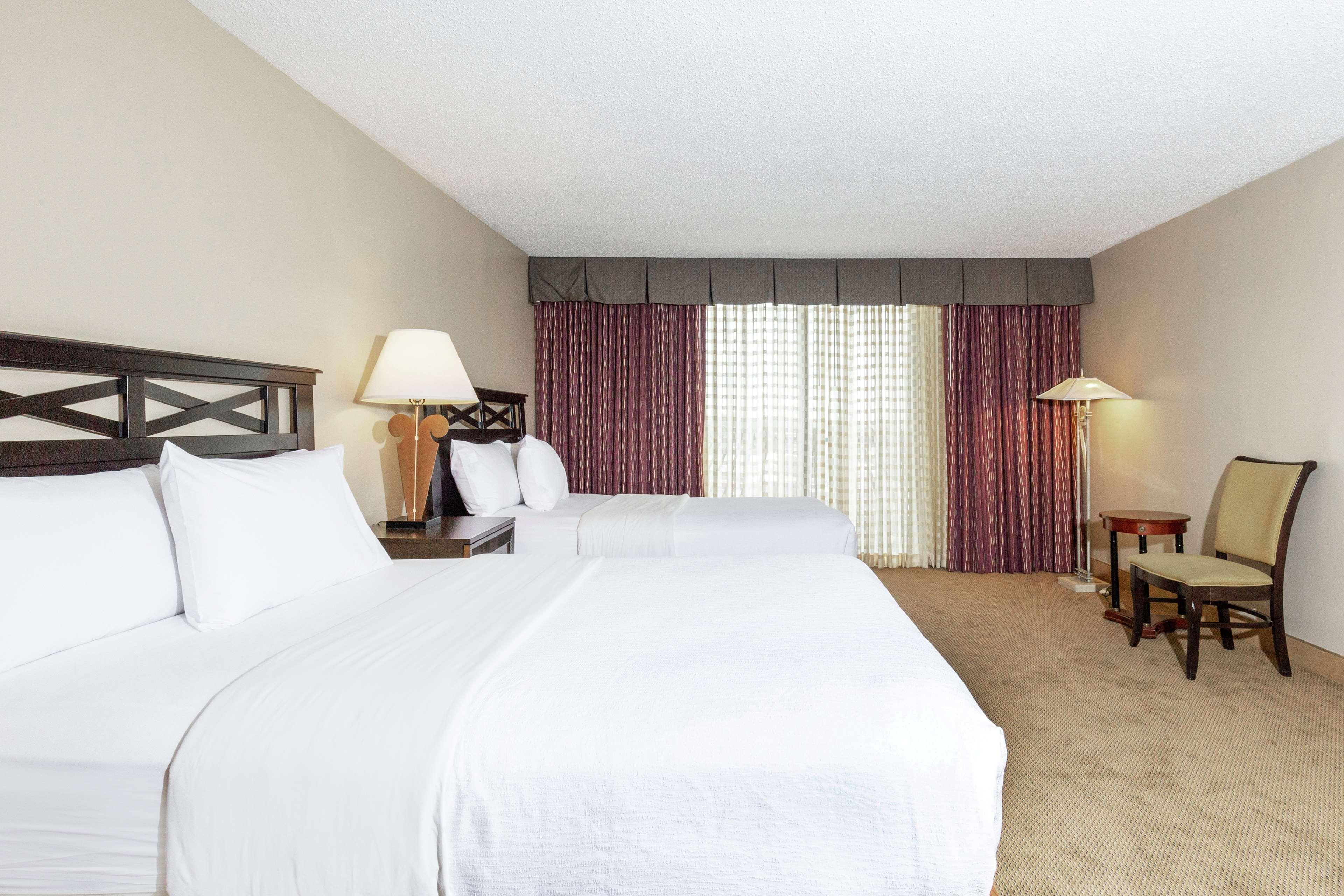 Embassy Suites By Hilton Kansas City Plaza Buitenkant foto