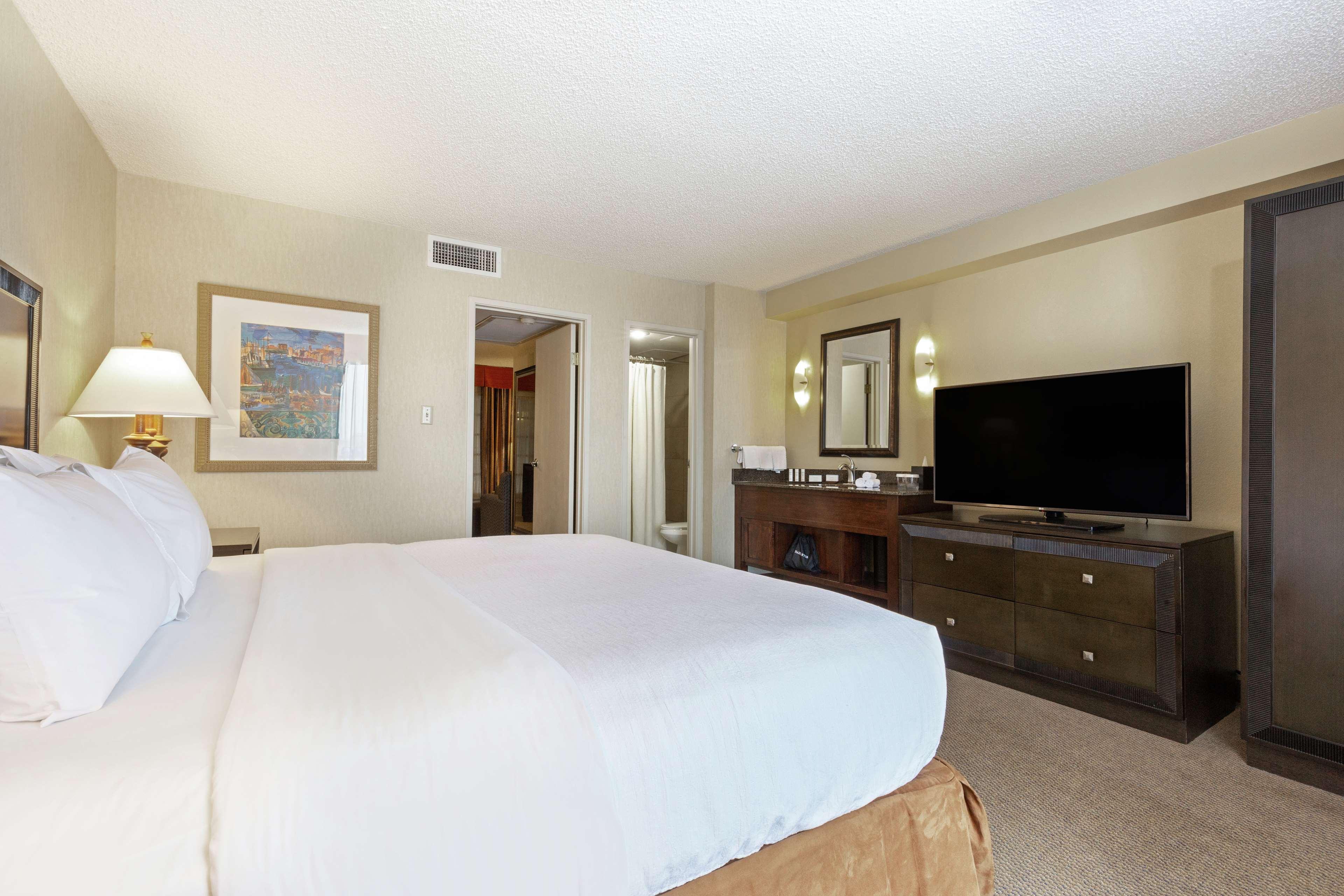 Embassy Suites By Hilton Kansas City Plaza Buitenkant foto