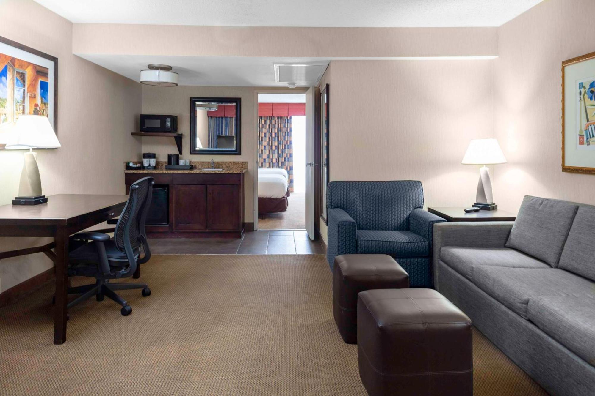Embassy Suites By Hilton Kansas City Plaza Buitenkant foto