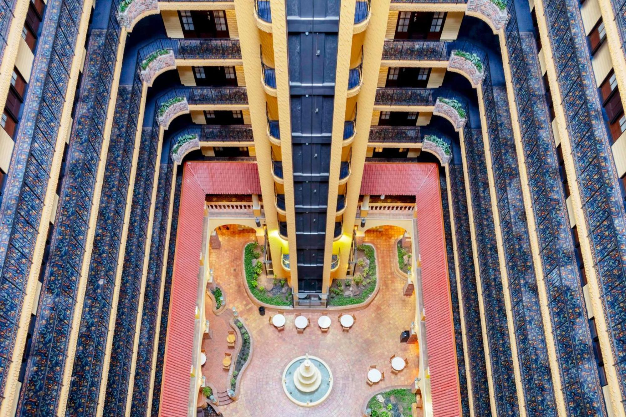 Embassy Suites By Hilton Kansas City Plaza Buitenkant foto